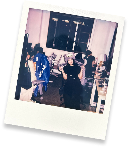 Studio Foldin 团队在展览现场合影