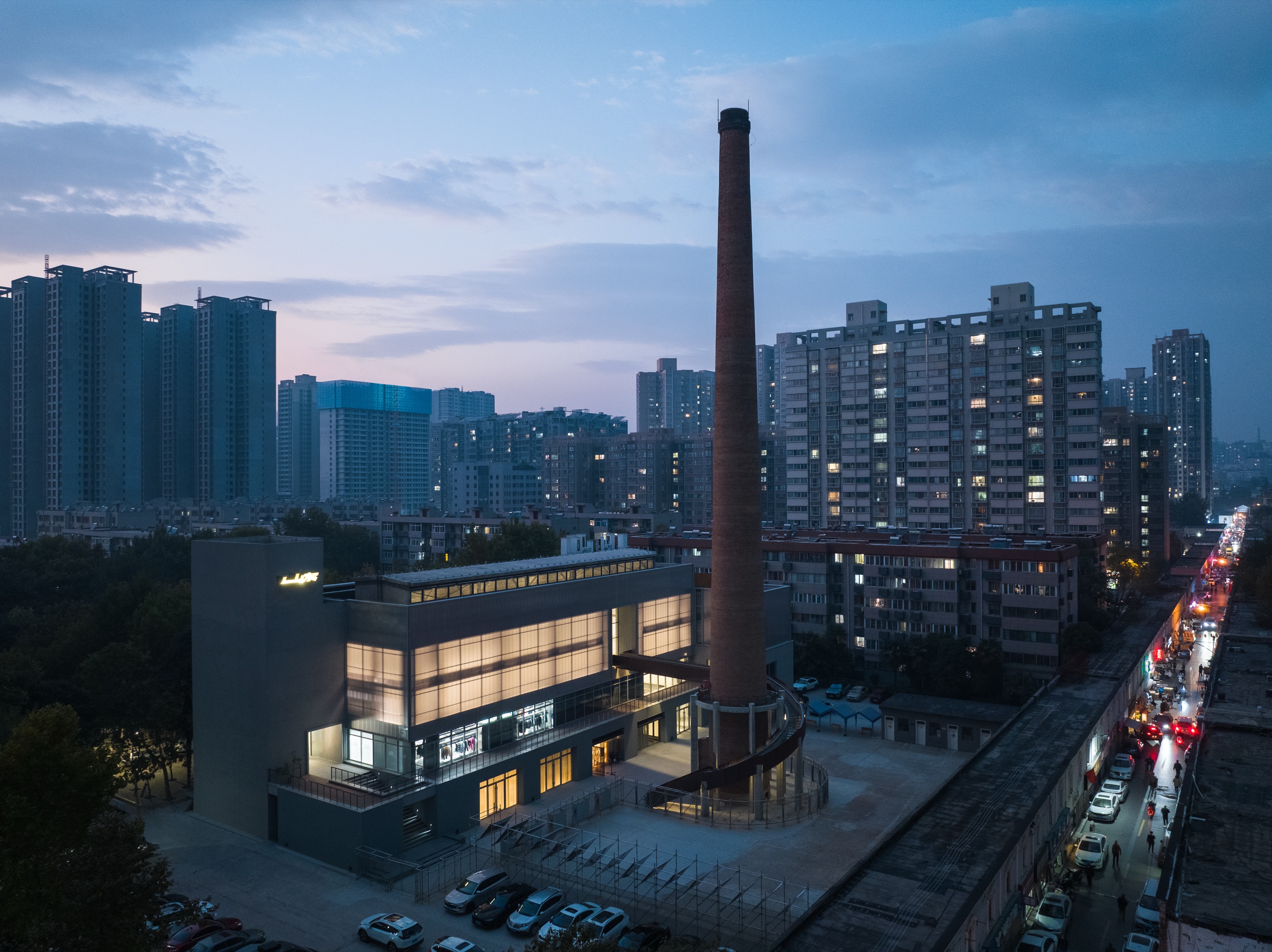 西安炭帧影视创作基地与周边城市夜景