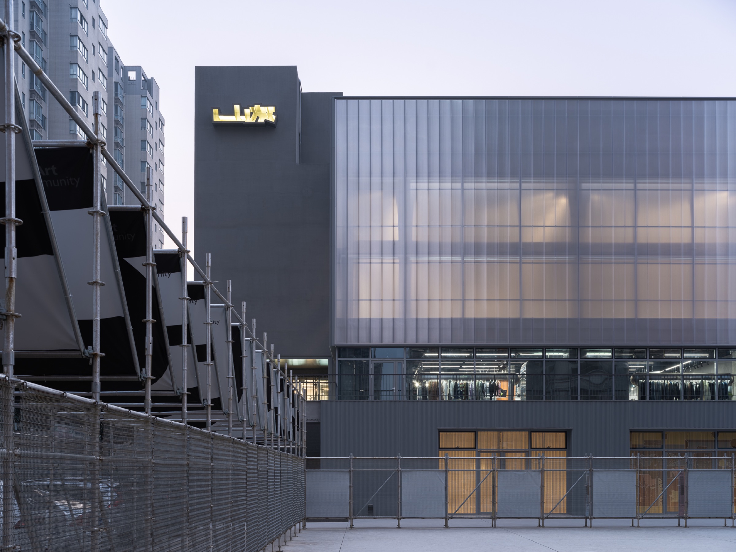 西安炭帧影视创作基地建筑立面